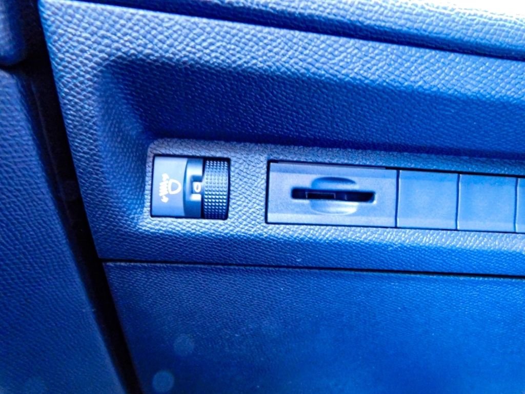 Fahrzeugabbildung Peugeot 308 SW Allure Navi Sitz-Hzg Carplay Ganzjahresre