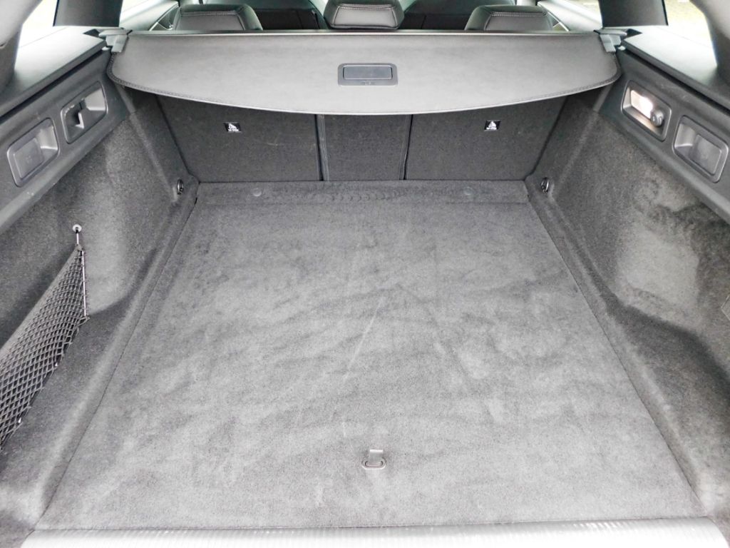 Fahrzeugabbildung Peugeot 308 SW GT Diesel 360° Kamera Automatik Ganzjahre