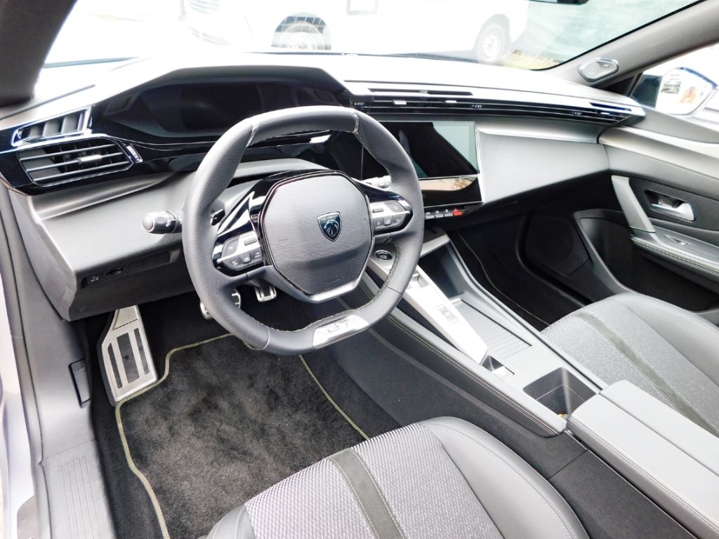 Fahrzeugabbildung Peugeot 308 SW GT Diesel 360° Kamera Automatik Ganzjahre