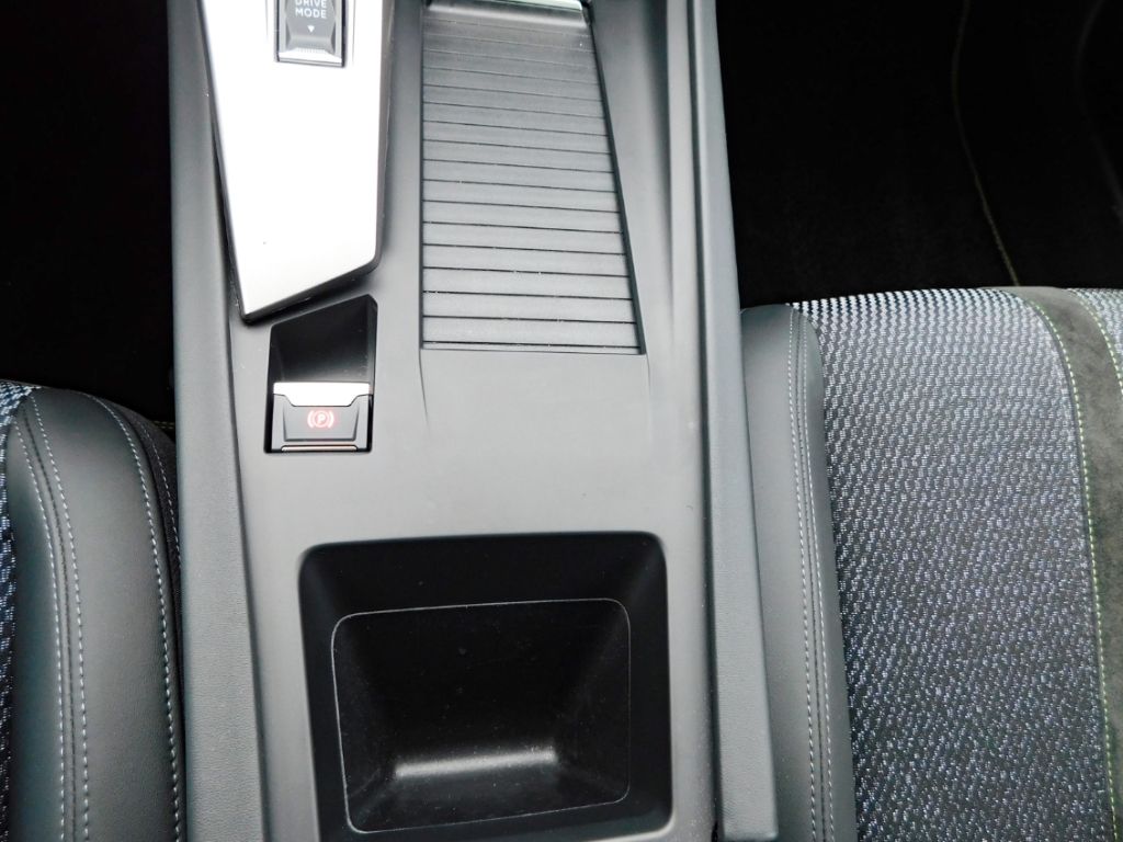 Fahrzeugabbildung Peugeot 308 SW GT Diesel 360° Kamera Automatik Ganzjahre