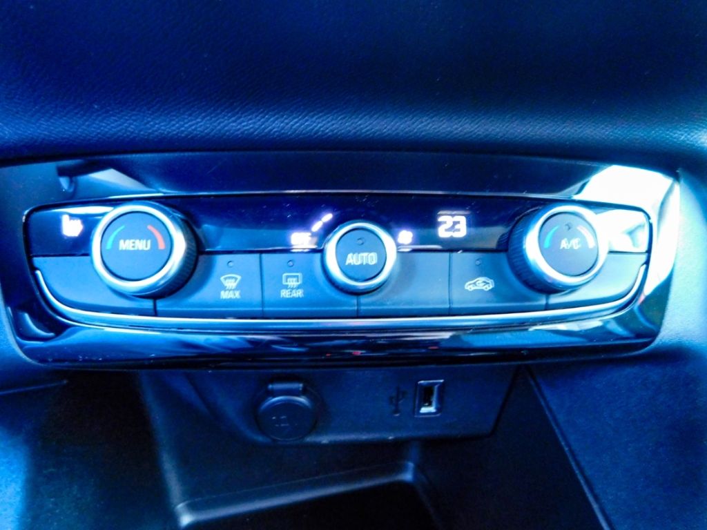 Fahrzeugabbildung Opel Corsa-e Edition Sitz-Hzg Rückfahrkamera