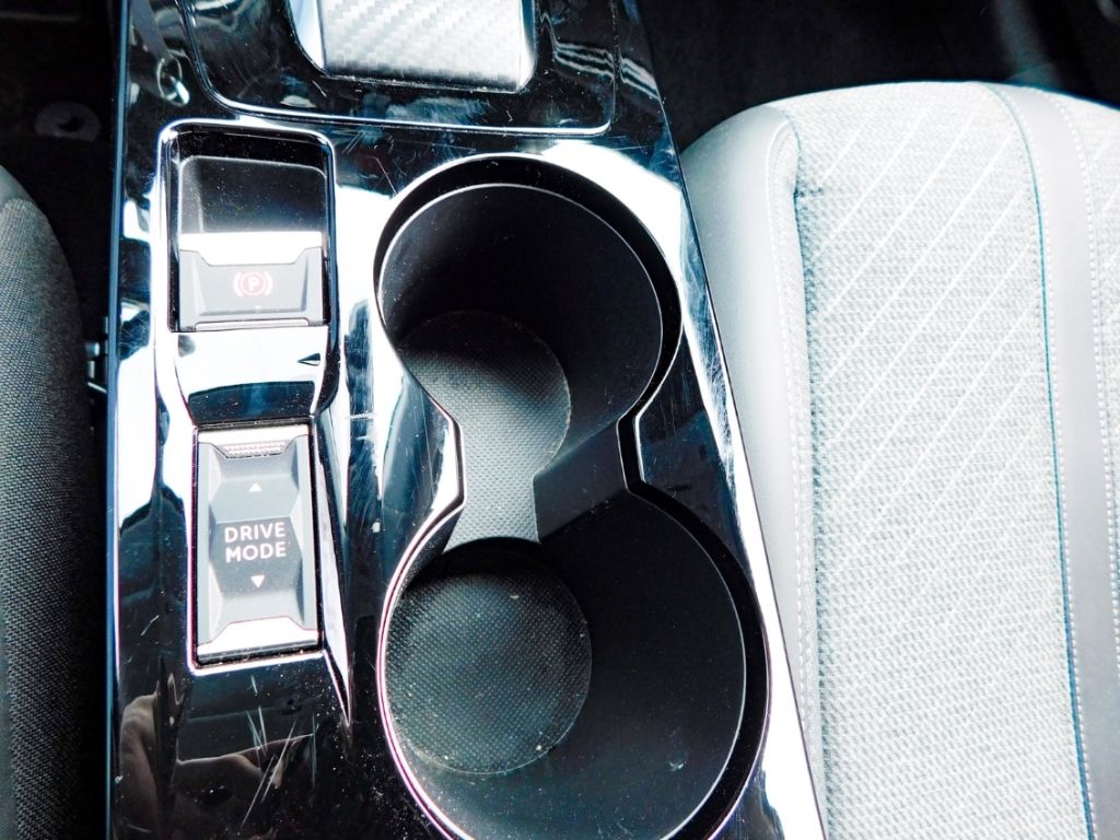 Fahrzeugabbildung Peugeot 208 Hybrid 100 Allure Rückfahrkamera Allwetterre