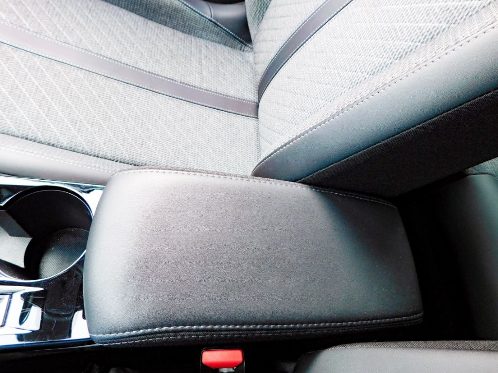 Fahrzeugabbildung Peugeot 208 Hybrid 100 Allure Rückfahrkamera Allwetterre