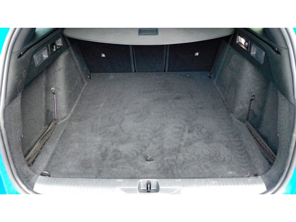 Fahrzeugabbildung Opel Astra L ST Automatik Ultimate  Panoramadach Lede