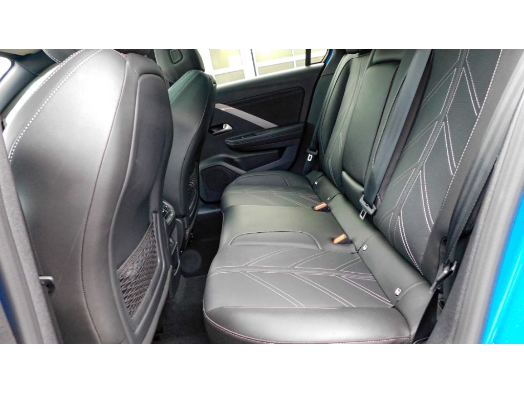 Fahrzeugabbildung Opel Astra L ST Automatik Ultimate  Panoramadach Lede