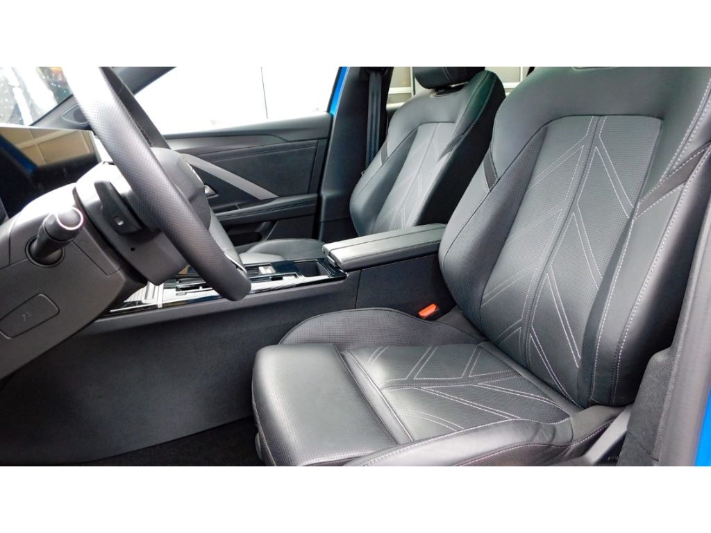 Fahrzeugabbildung Opel Astra L ST Automatik Ultimate  Panoramadach Lede