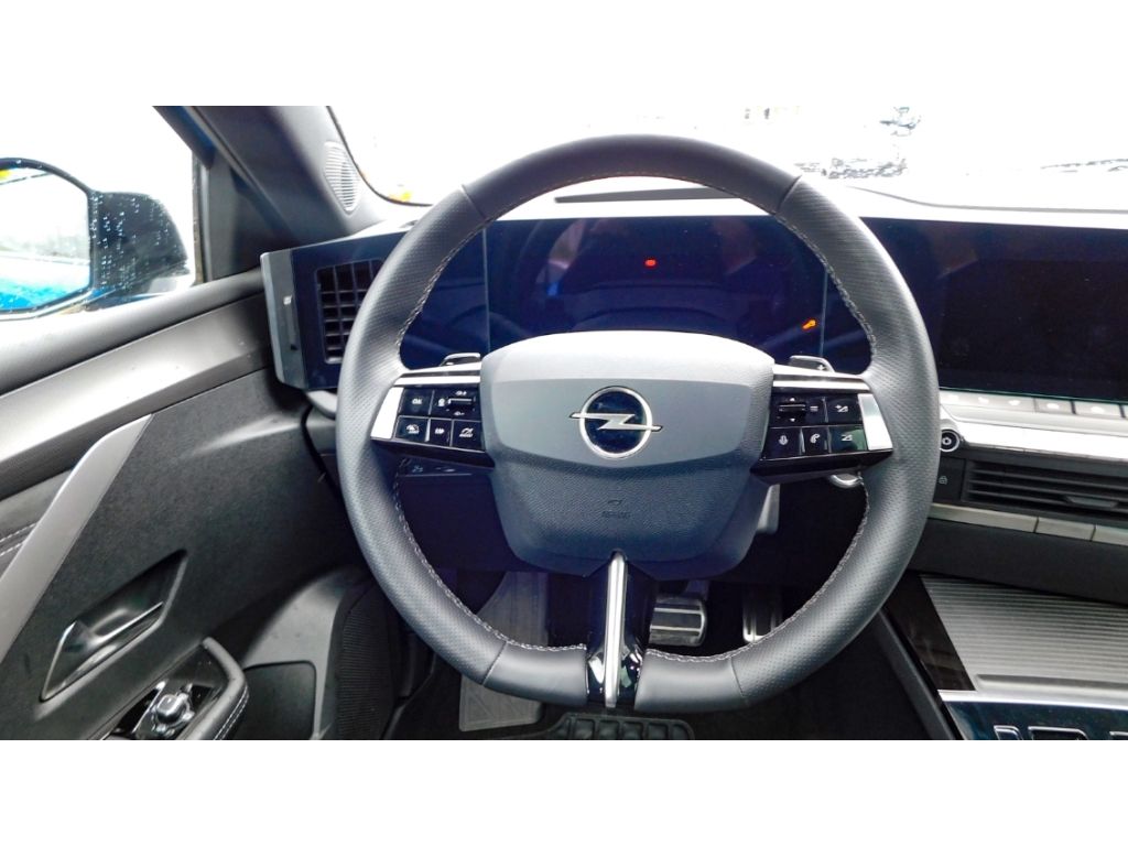 Fahrzeugabbildung Opel Astra L ST Automatik Ultimate  Panoramadach Lede