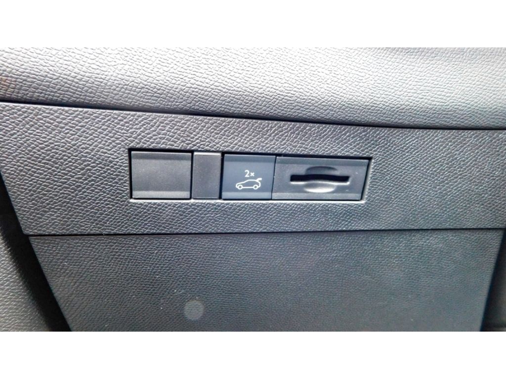 Fahrzeugabbildung Opel Astra L ST Automatik Ultimate  Panoramadach Lede