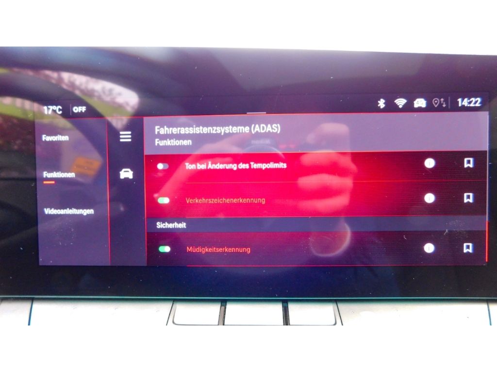 Fahrzeugabbildung Opel Astra L ST Automatik Ultimate  Panoramadach Lede