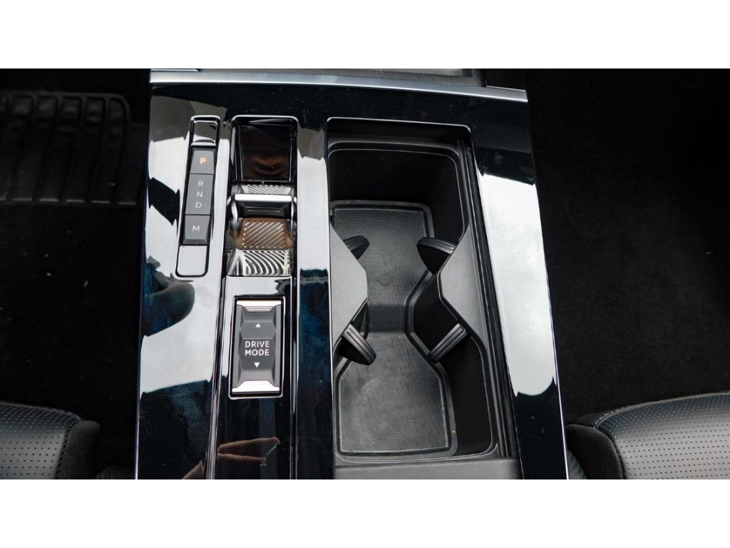 Fahrzeugabbildung Opel Astra L ST Automatik Ultimate  Panoramadach Lede