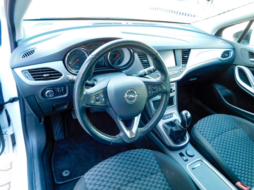 Fahrzeugabbildung Opel Astra K ST 1.2 Turbo Navi Sitz-Hzg Kamera