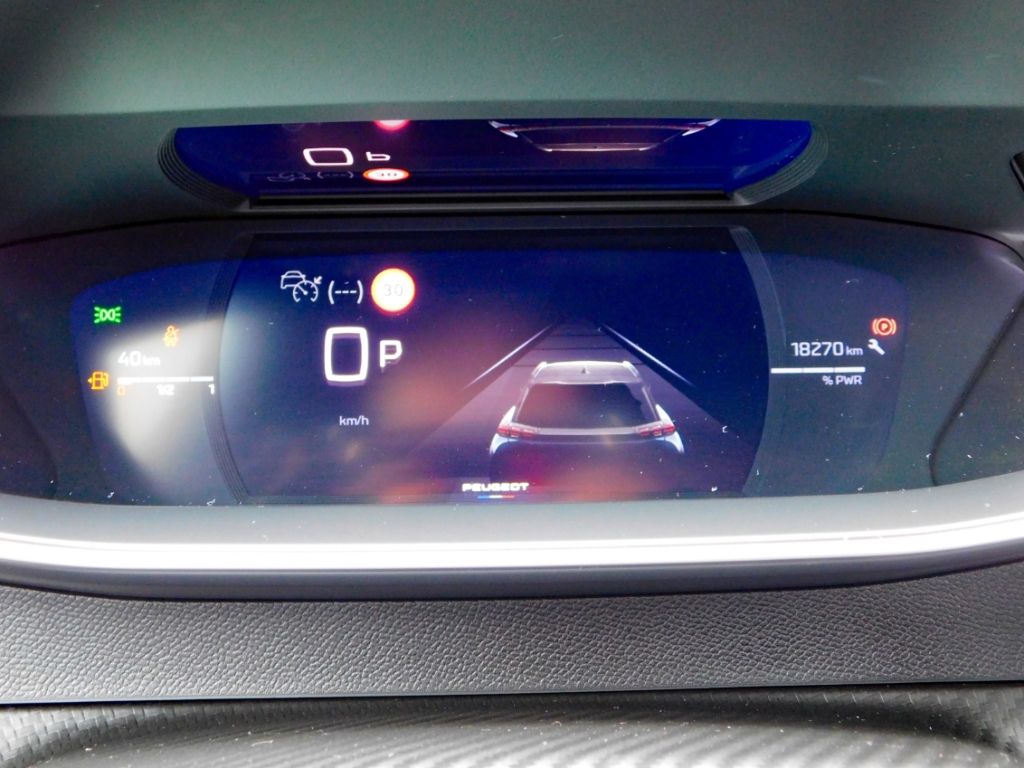 Fahrzeugabbildung Peugeot 2008 Hybrid 136 GT 2x Kamera ACC Navi Ganzjahres