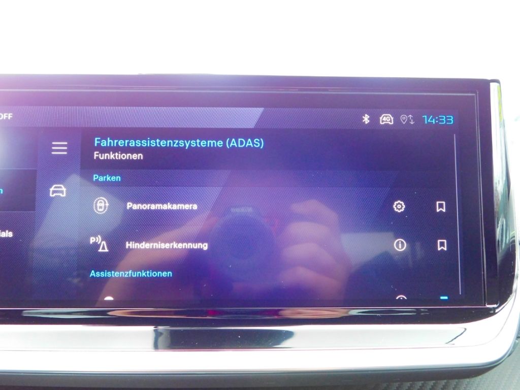 Fahrzeugabbildung Peugeot 2008 Hybrid 136 GT 2x Kamera ACC Navi Ganzjahres