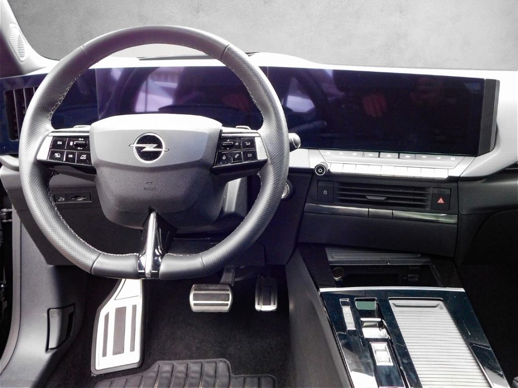 Fahrzeugabbildung Opel Astra L ST Automatik Ultimate  Panoramadach Lede