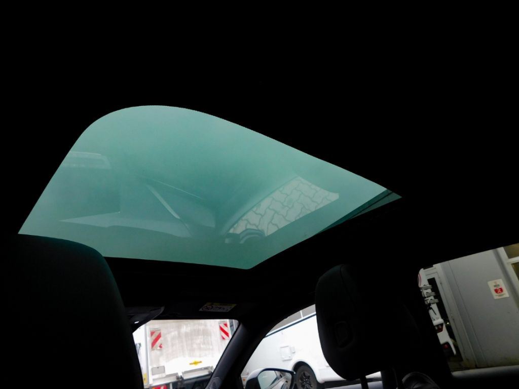 Fahrzeugabbildung Opel Astra L ST Automatik Ultimate  Panoramadach Lede