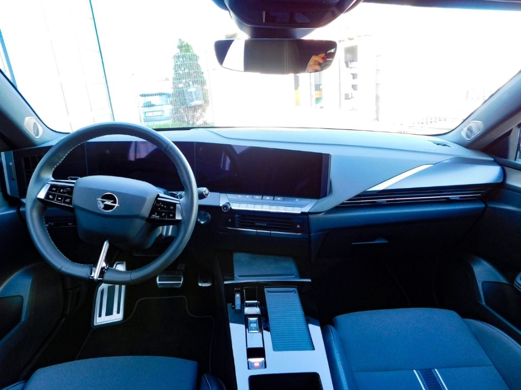 Fahrzeugabbildung Opel Astra L GS Plug-in-Hybrid 2xKamera Navi Sommer&W