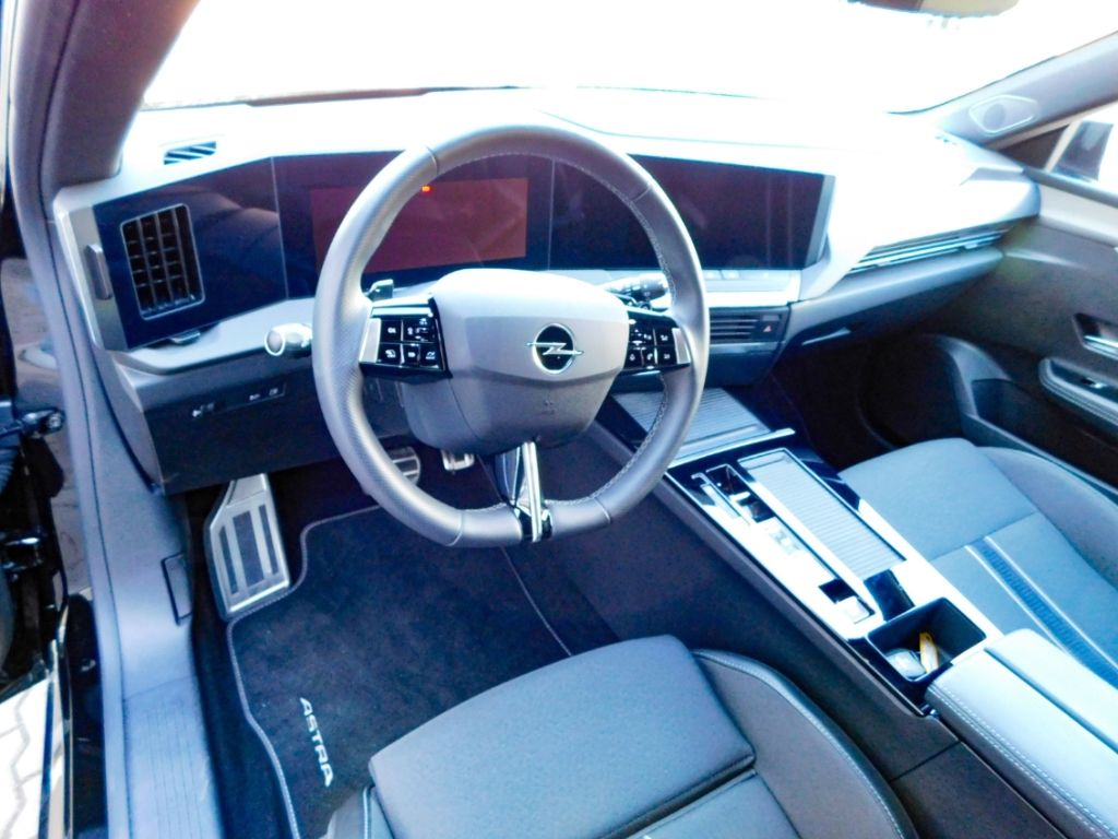 Fahrzeugabbildung Opel Astra L GS Plug-in-Hybrid 2xKamera Navi Sommer&W