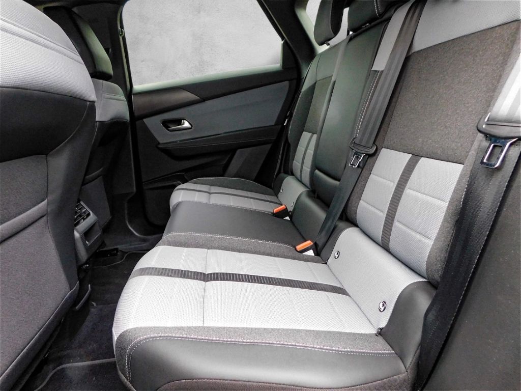 Fahrzeugabbildung Opel Grandland 1.2 GS 48V Mild-Hybrid LED Multimedia