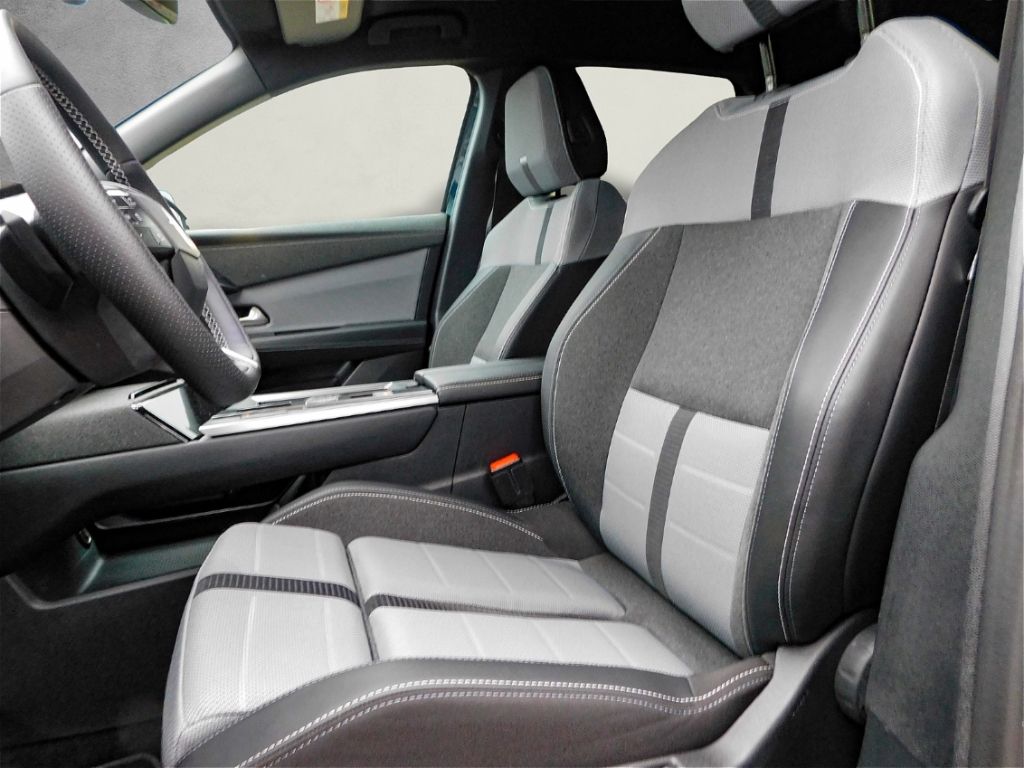 Fahrzeugabbildung Opel Grandland 1.2 GS 48V Mild-Hybrid LED Multimedia