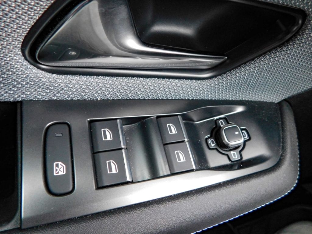 Fahrzeugabbildung Opel Grandland 1.2 GS 48V Mild-Hybrid LED Multimedia