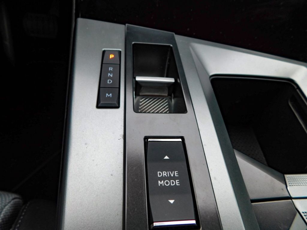 Fahrzeugabbildung Opel Grandland 1.2 GS 48V Mild-Hybrid LED Multimedia