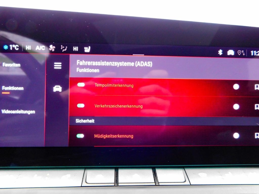 Fahrzeugabbildung Opel Astra L ST Automatik Ultimate  Panoramadach Lede