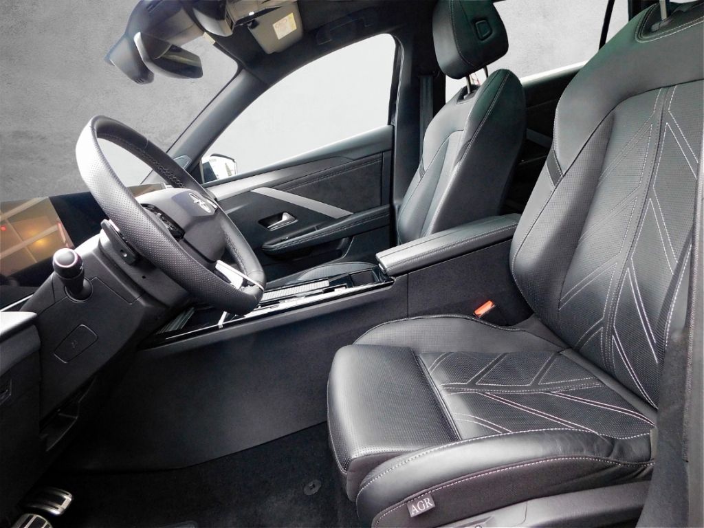 Fahrzeugabbildung Opel Astra L ST Automatik Ultimate  Panoramadach Lede