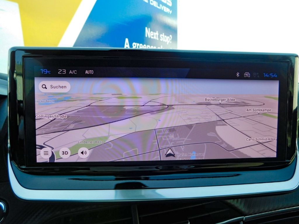 Fahrzeugabbildung Peugeot 2008 Navi 360° Kamera Sitz-Hzg Ganzjahresreifen