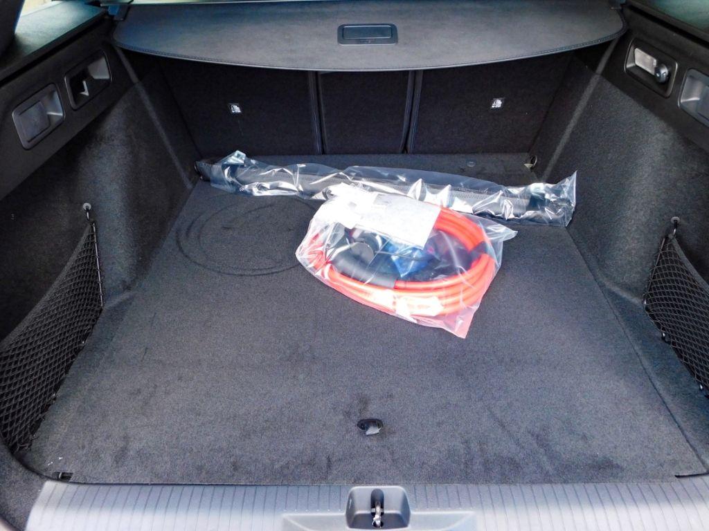 Fahrzeugabbildung Opel Astra L Sports Tourer Electric GS Pixel-LED Sitz