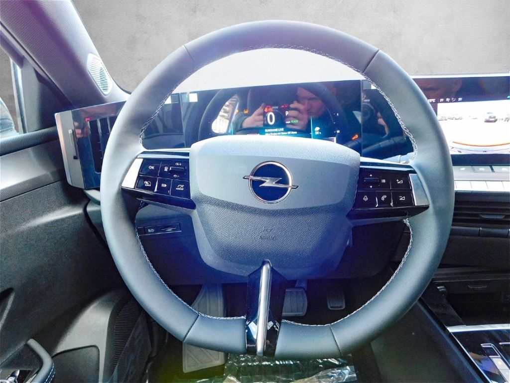 Fahrzeugabbildung Opel Astra L Sports Tourer Electric GS Pixel-LED Sitz