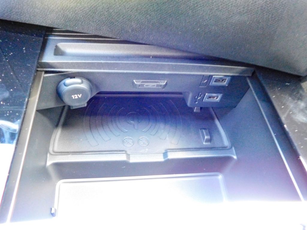 Fahrzeugabbildung Opel Astra L Sports Tourer Electric GS Pixel-LED Sitz