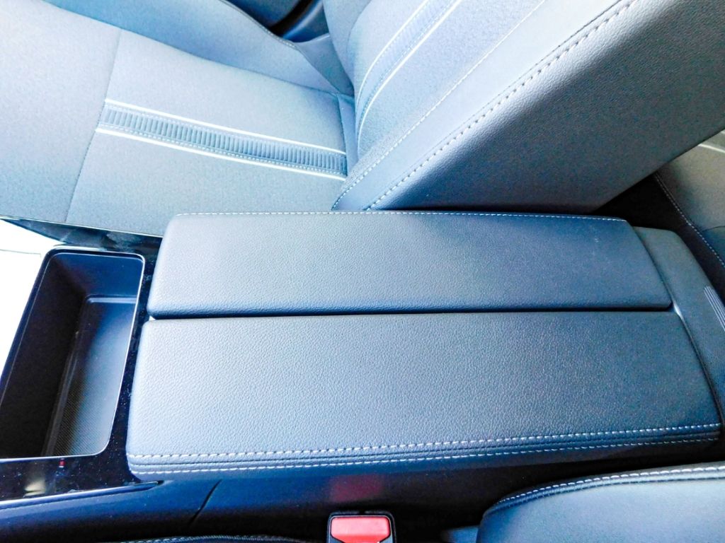 Fahrzeugabbildung Opel Astra L Sports Tourer Electric GS Pixel-LED Sitz