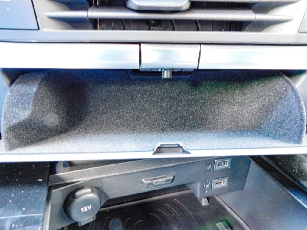 Fahrzeugabbildung Opel Astra L Sports Tourer Electric GS Pixel-LED Sitz