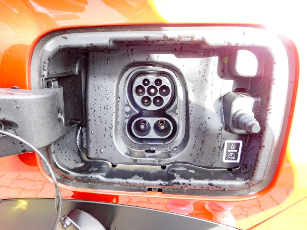 Fahrzeugabbildung Opel Frontera Electric GS 83 kW Sith-HZG Rückfahrkame
