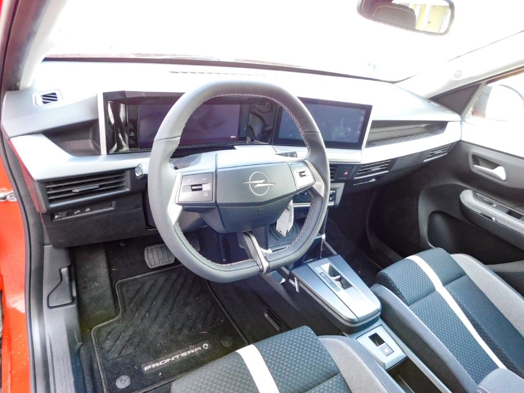 Fahrzeugabbildung Opel Frontera Electric GS 83 kW Sith-HZG Rückfahrkame