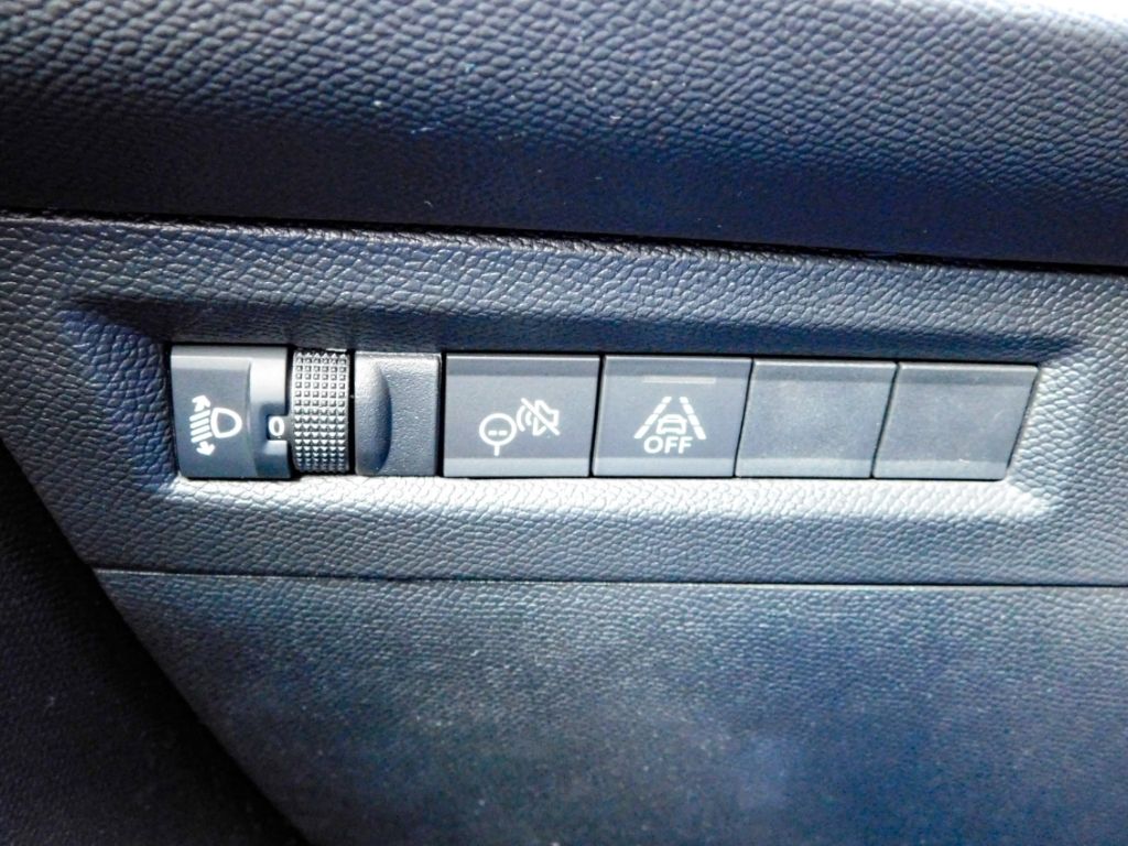 Fahrzeugabbildung Opel Frontera Electric GS 83 kW Sith-HZG Rückfahrkame