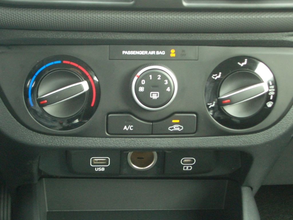 Fahrzeugabbildung Hyundai i10 Facelift MJ25 1.0 Trend Navigation Kamera