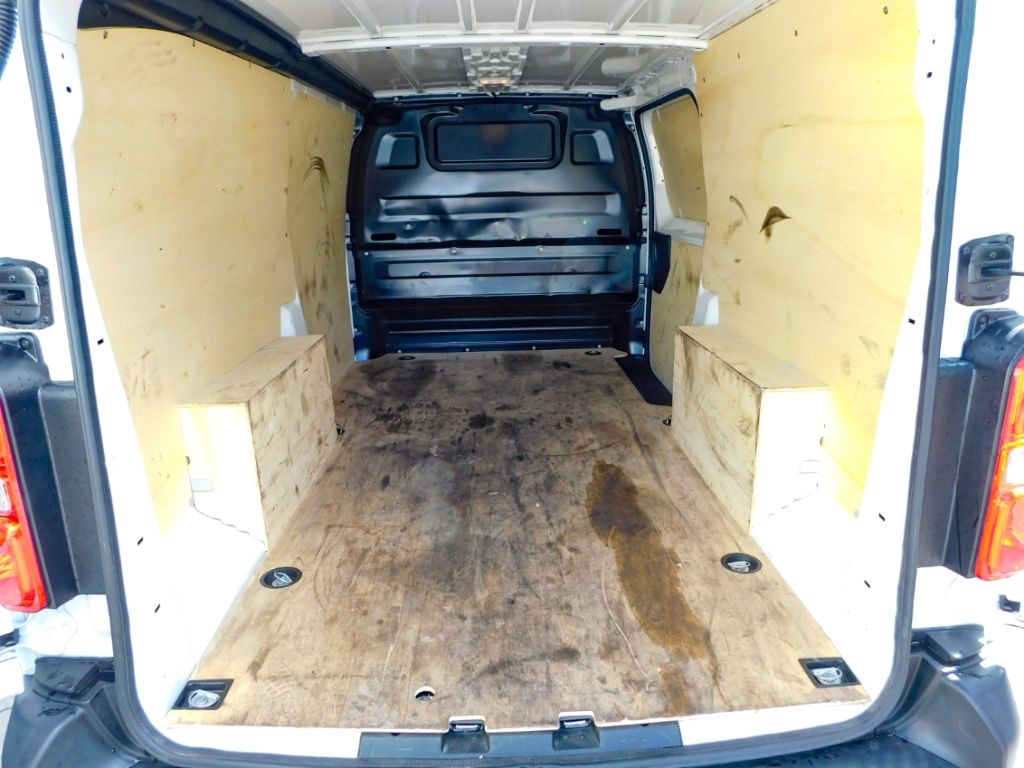 Fahrzeugabbildung Opel Vivaro Kasten -e Edition L Klimaanlage Bluetooth