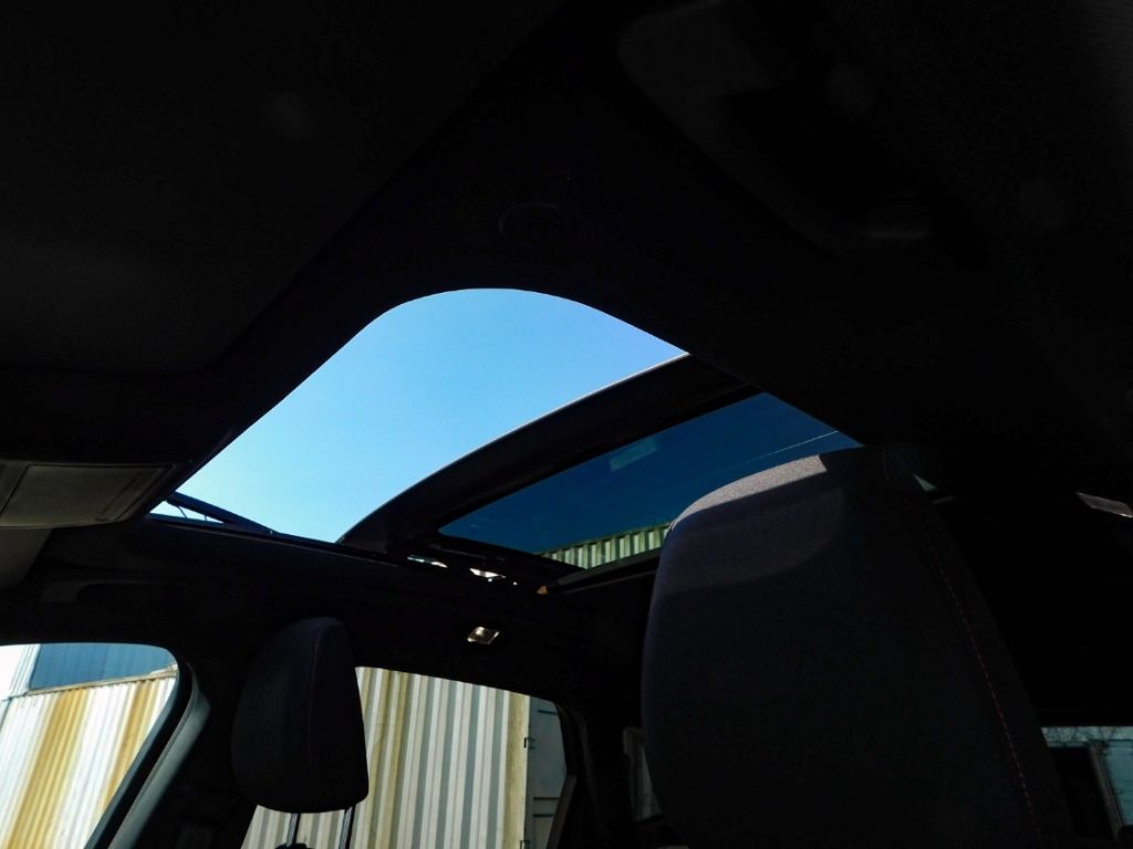 Fahrzeugabbildung Ford Kuga Plug-In Hybrid ST-Line AHK Winterpaket Ganz