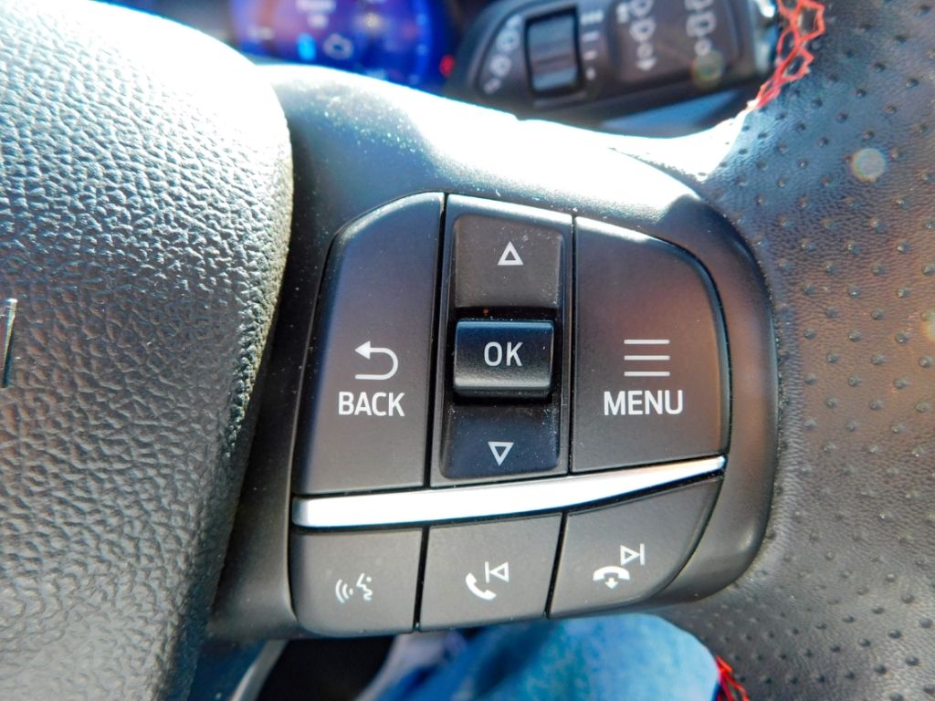 Fahrzeugabbildung Ford Kuga Plug-In Hybrid ST-Line AHK Winterpaket Ganz