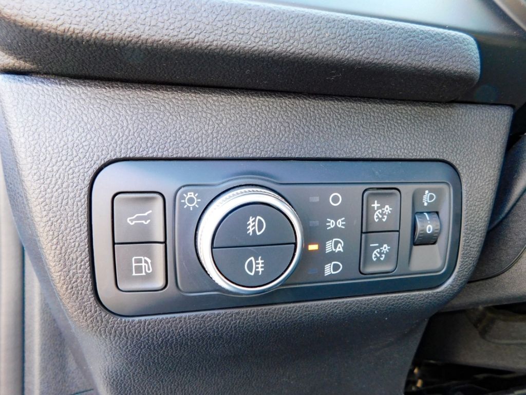 Fahrzeugabbildung Ford Kuga Plug-In Hybrid ST-Line AHK Winterpaket Ganz