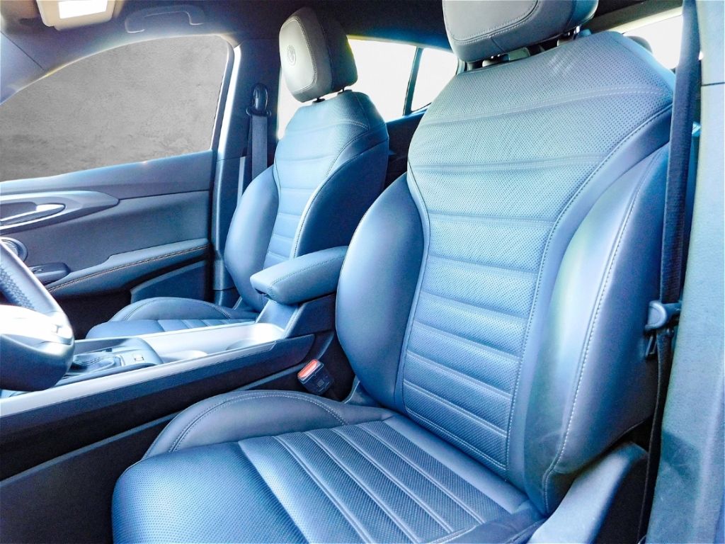 Fahrzeugabbildung Alfa Romeo Tonale Veloce 1.5 360* Sitz-HZG Harman Kardon