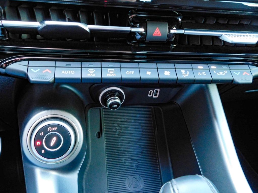 Fahrzeugabbildung Alfa Romeo Tonale Veloce 1.5 360* Sitz-HZG Harman Kardon