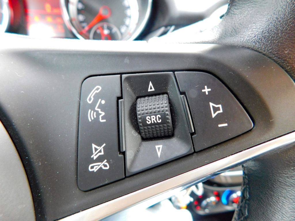 Fahrzeugabbildung Opel Adam Rocks 1,4 Sitz-Hzg AFL+Licht Apple Car-Play