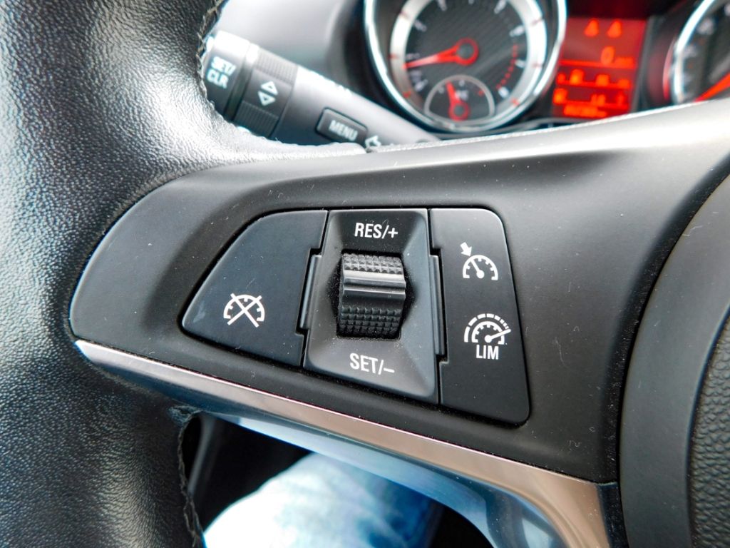 Fahrzeugabbildung Opel Adam Rocks 1,4 Sitz-Hzg AFL+Licht Apple Car-Play
