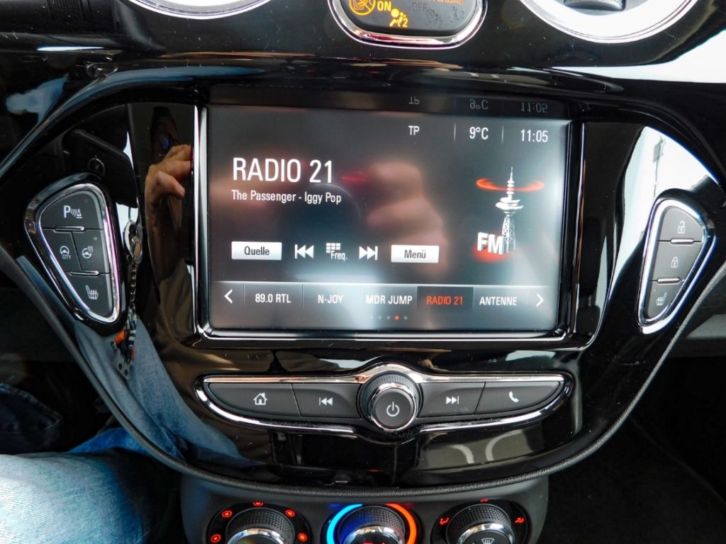 Fahrzeugabbildung Opel Adam Rocks 1,4 Sitz-Hzg AFL+Licht Apple Car-Play