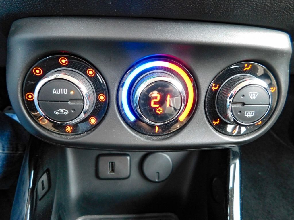 Fahrzeugabbildung Opel Adam Rocks 1,4 Sitz-Hzg AFL+Licht Apple Car-Play