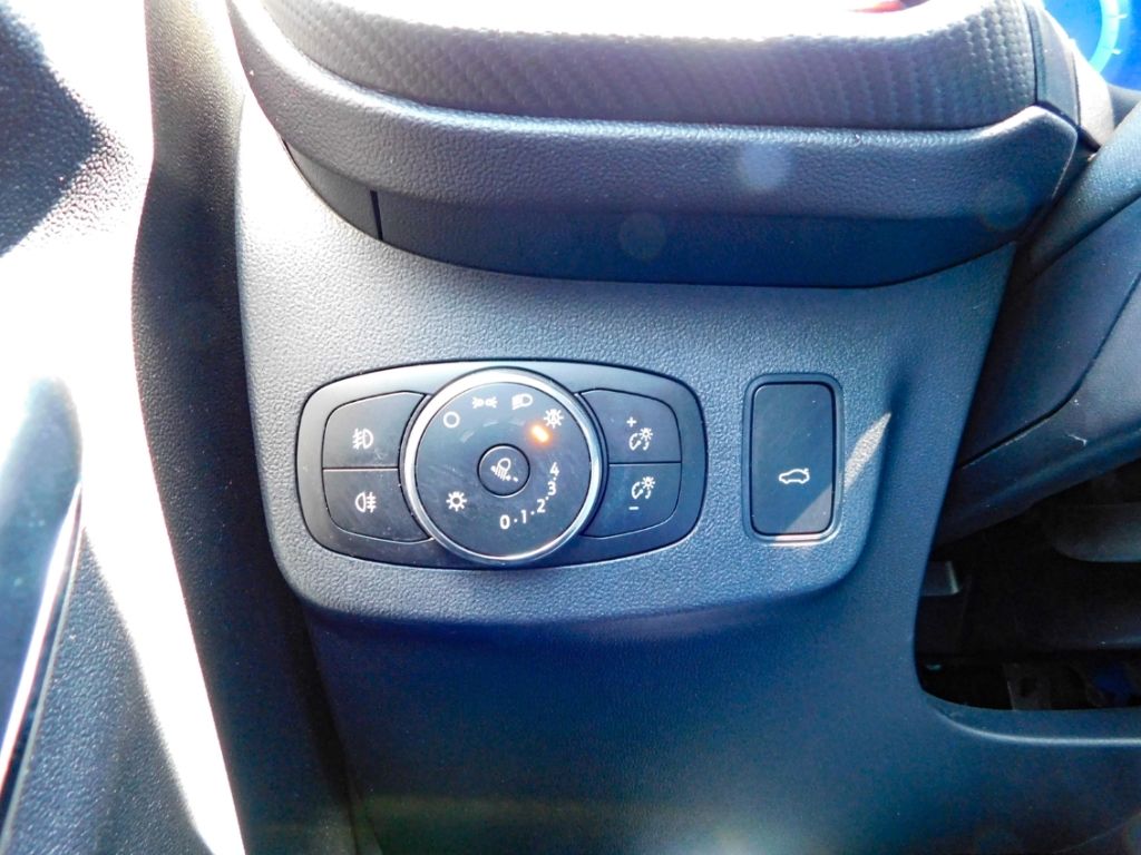 Fahrzeugabbildung Ford Puma ST-Line X 1,0 114KW 155PS LED AHK Winterpak