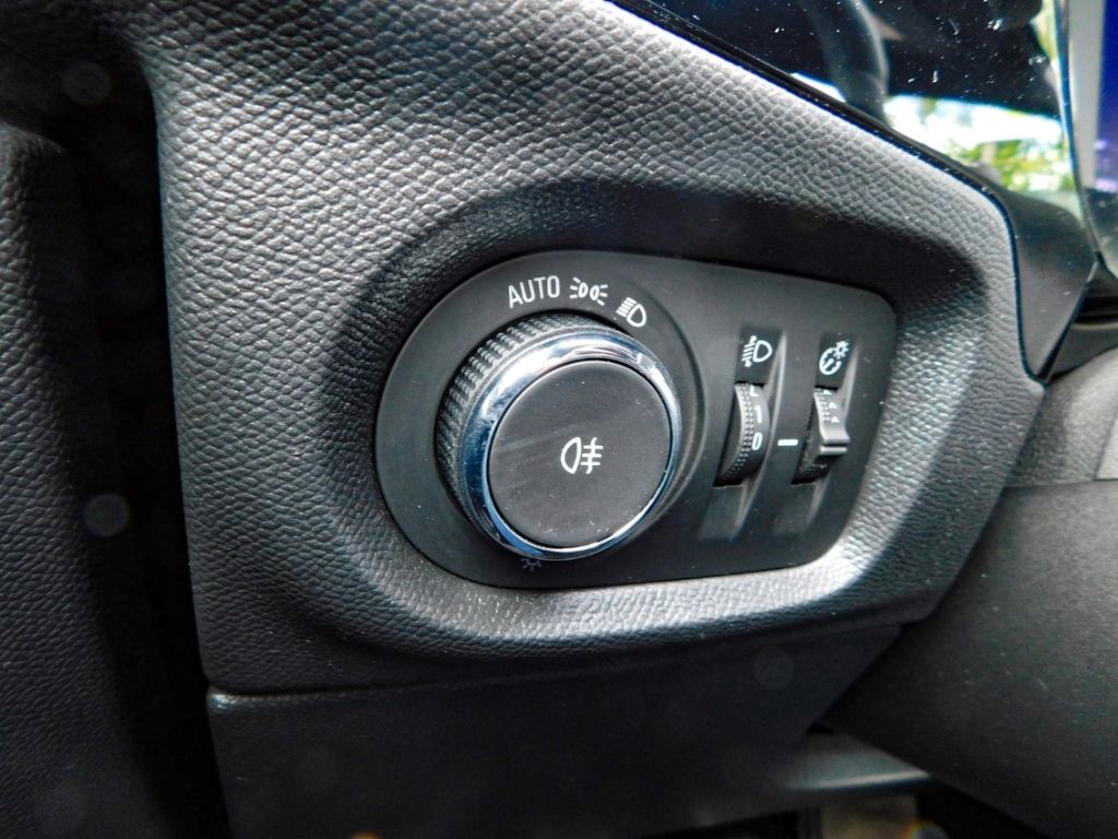 Fahrzeugabbildung Opel Corsa F GS 1.2 Turbo Navi 2x Kamera