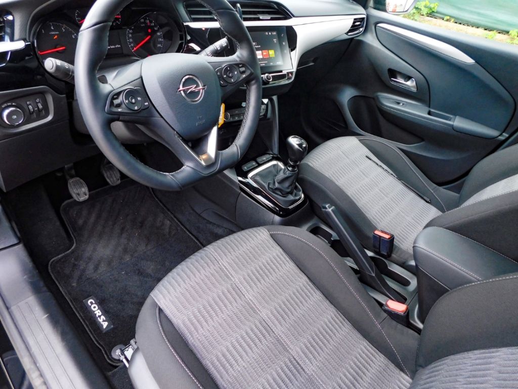 Fahrzeugabbildung Opel Corsa F Edition 1.2 Turbo Kamera Sitzhzg Ganzjah